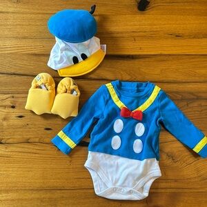 EUC size 3-6 month Donald Duck costume with booties
